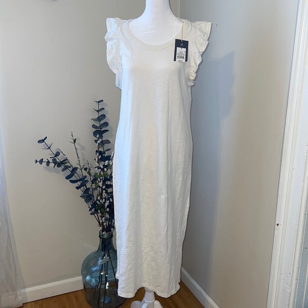 ✨NWT✨ Universal Thread Ruffle Shoulder Dress